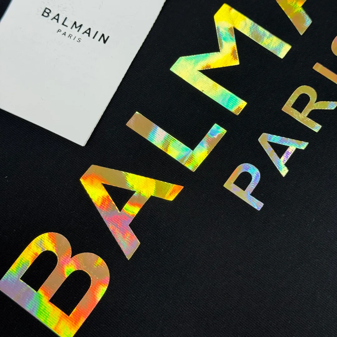 C BALMAIN 26 New Arrival brand logo printed short-sleeved T-shirt for couples ~ The fabric is breathable and comfortable on the upper body, not stiff, and has a slim fit. It is made of high-end custom-made pure cotton fabric! The upper body is comfortable and stylish, and it can be worn alone as an inner layer. It is a must-have for fashionistas! ! ! Color: Black White Khaki Sizes: XS S M L (Loose fit! Please state your height and weight when placing an order)